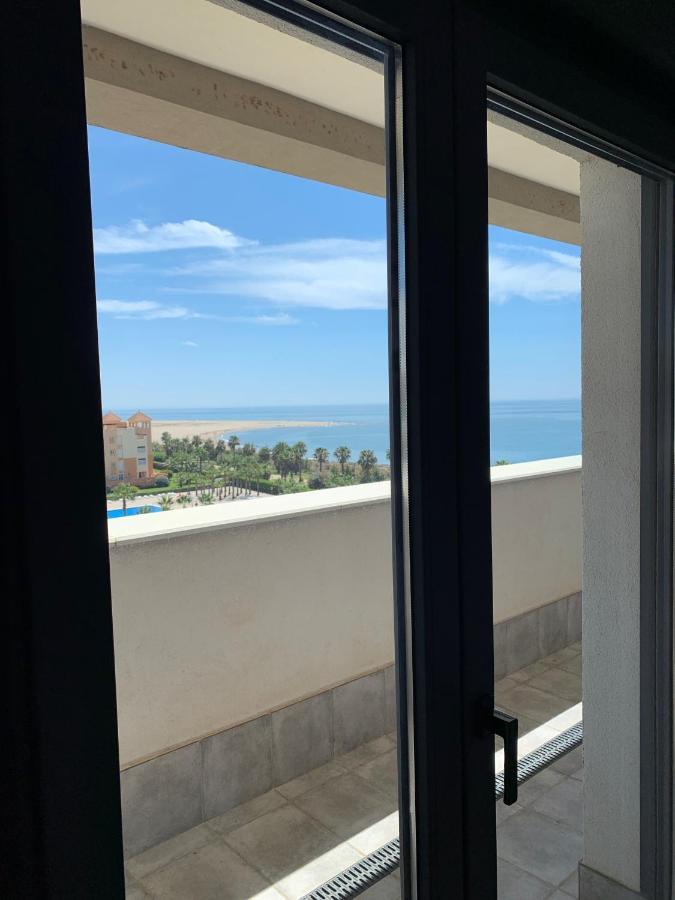 우엘바 Penthouse With Wide Terrace Next To The Ocean 아파트 외부 사진