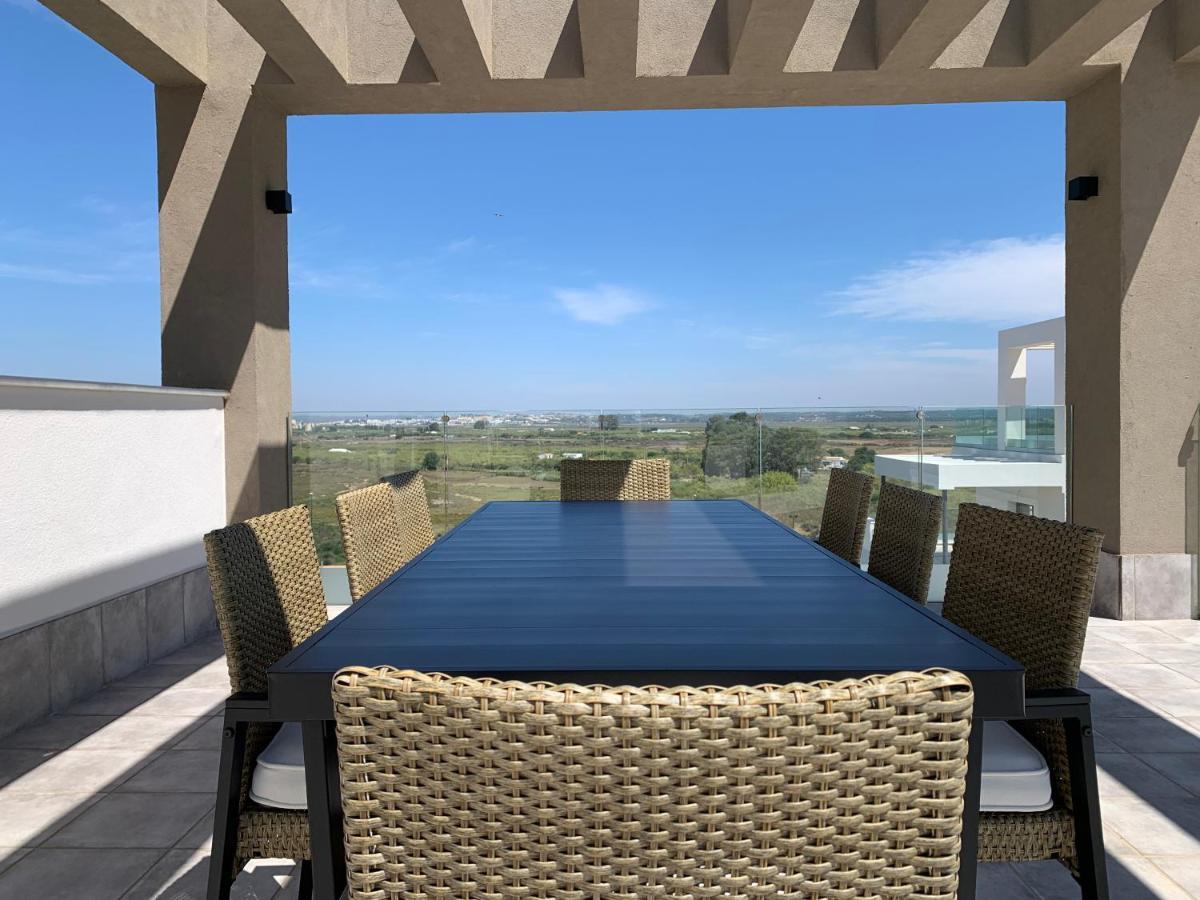 우엘바 Penthouse With Wide Terrace Next To The Ocean 아파트 외부 사진