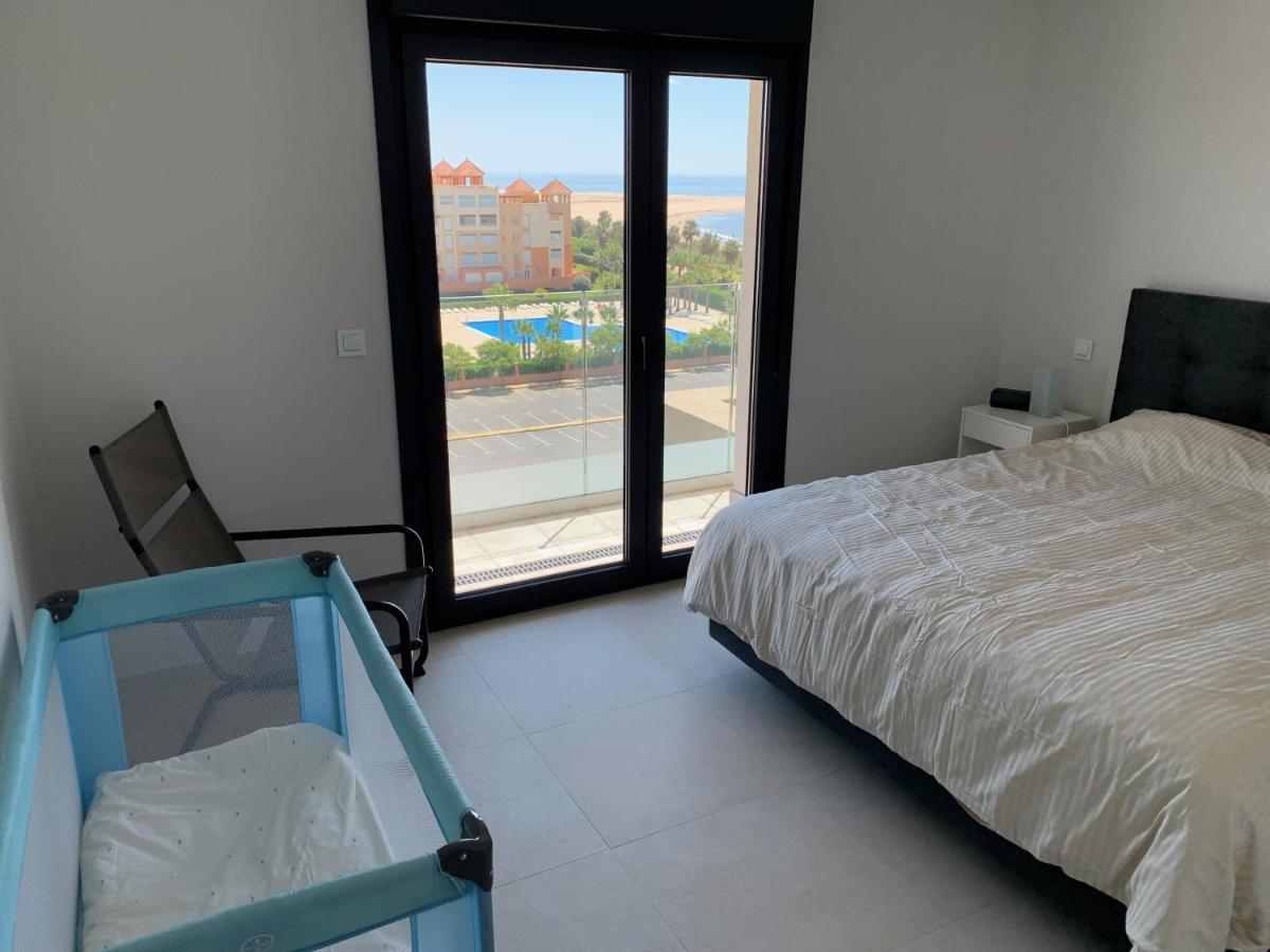우엘바 Penthouse With Wide Terrace Next To The Ocean 아파트 외부 사진